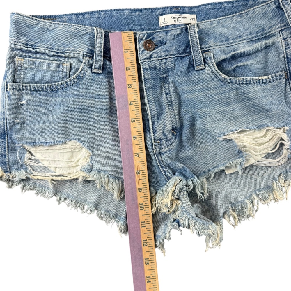 Abercrombie & Fitch Low Rise Boyfriend Denim Shorts Light Wash Distressed Size 8 - Picture 2 of 6